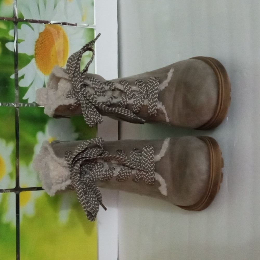 Women's Life Stride Velocity 20 Ankle Booties size 9.5 Tan Pre-owned